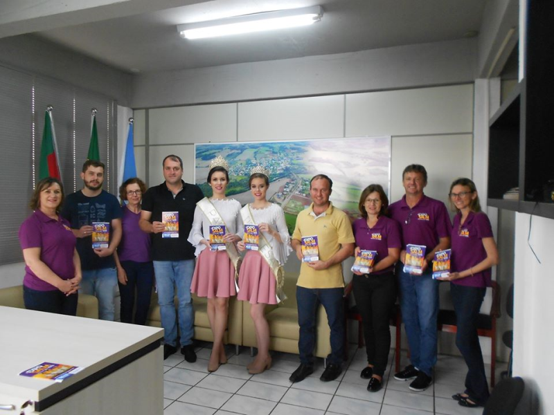 ADMINISTRAÇÃO MUNICIPAL RECEBE COMITIVA DE DIVULGAÇÃO DA 10ª EXPOSALM